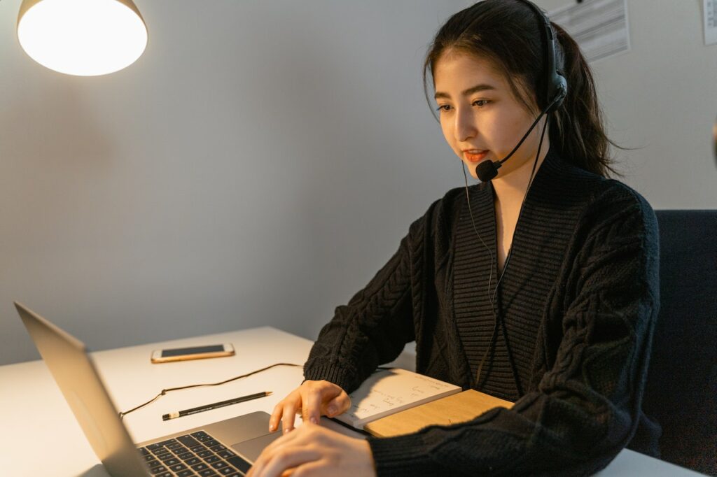 What is the Best Headset for Online Speech Therapy